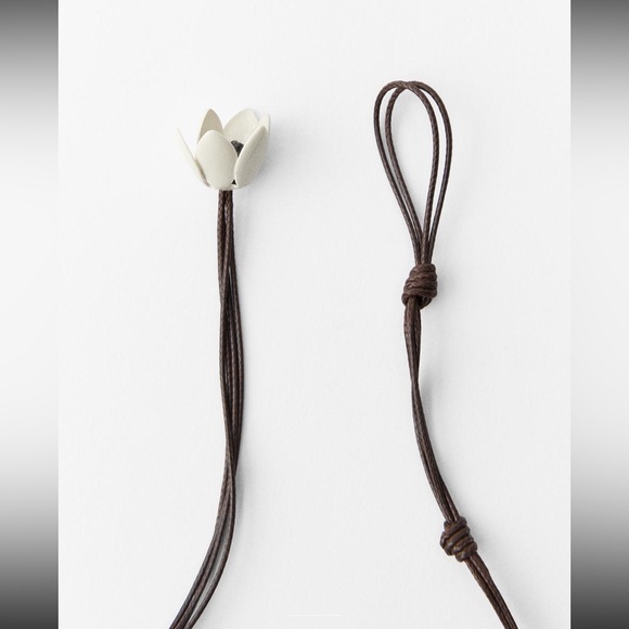 Zara flower shaped pendants waterfall cord necklace - Picture 6 of 8